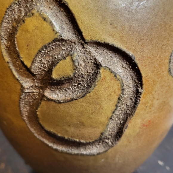 Toyo Medium Vase #1 Ikebana Vessel Umber Sienna Glaze with Granular Grog Incised - Picture 12 of 15